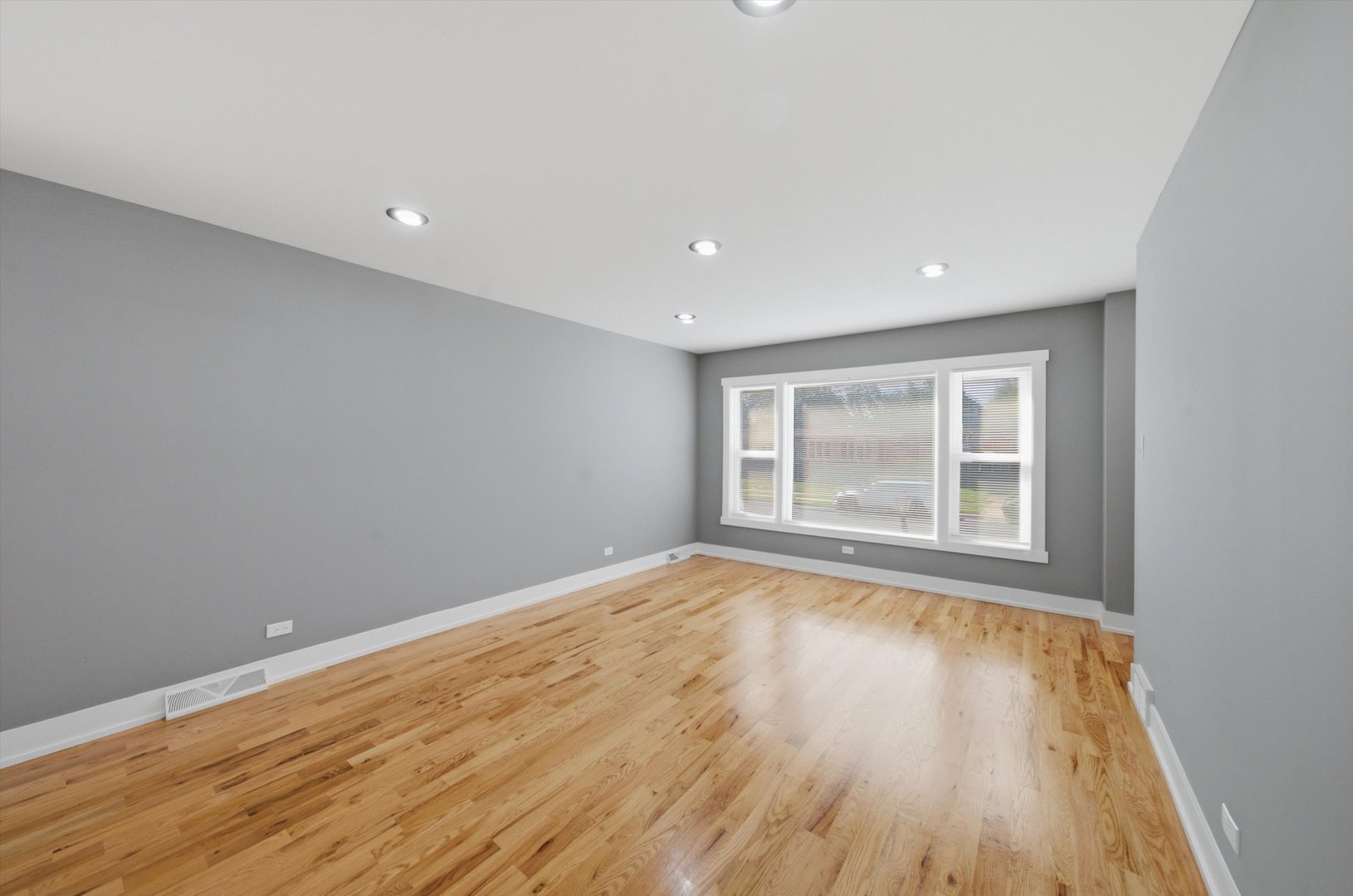 334 W 101st Place Property Photo 16