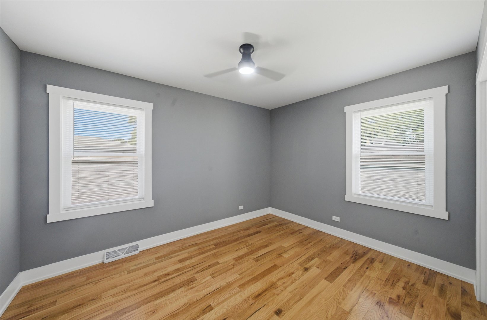334 W 101st Place Property Photo 21