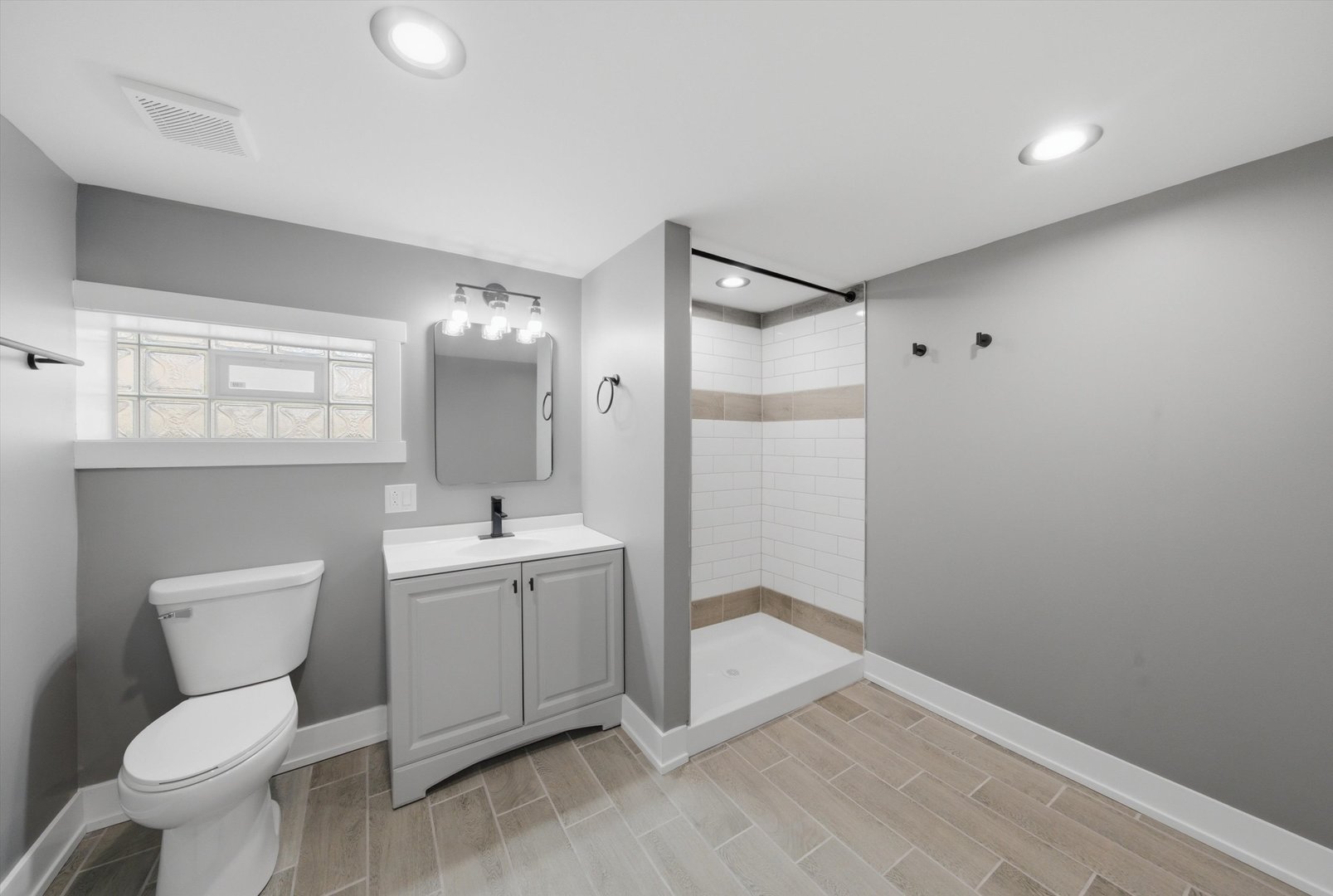 334 W 101st Place Property Photo 23