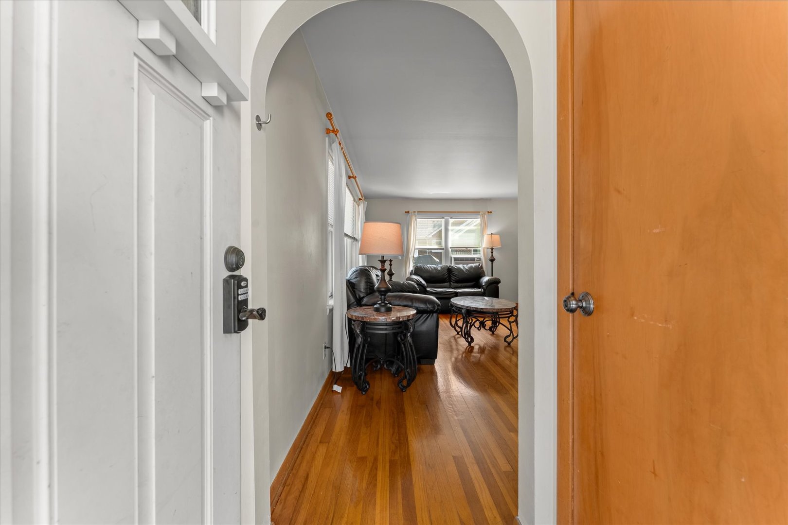 917 W Washington Street Property Photo 3