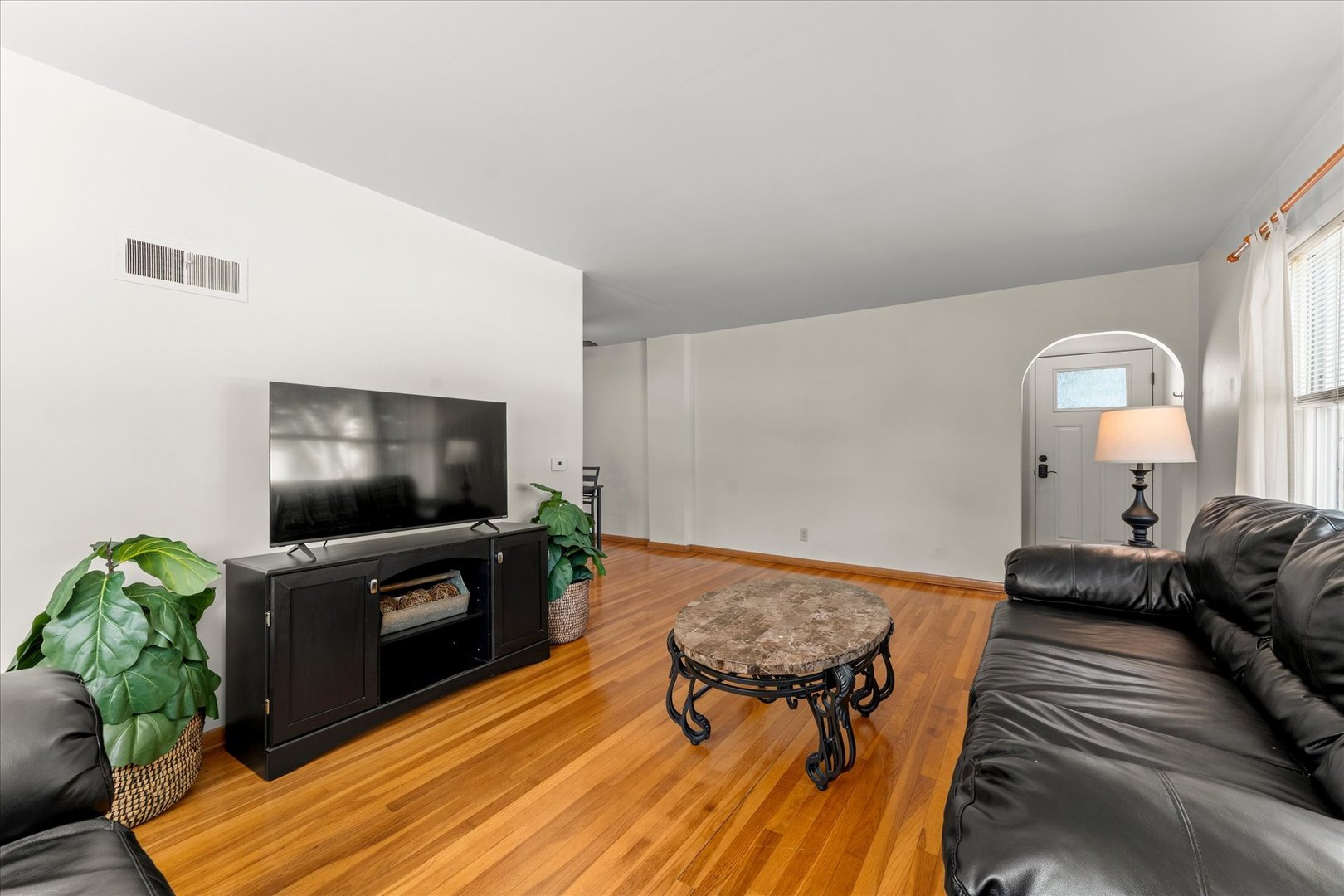 917 W Washington Street Property Photo 6