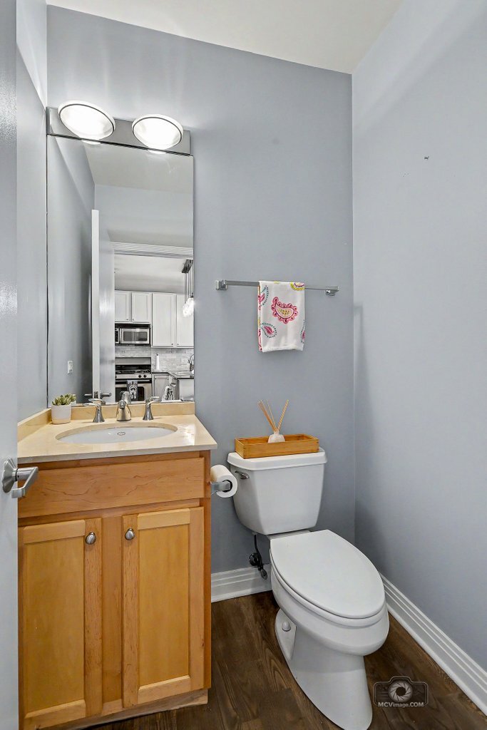 859 W Erie Street 303 Property Photo 13