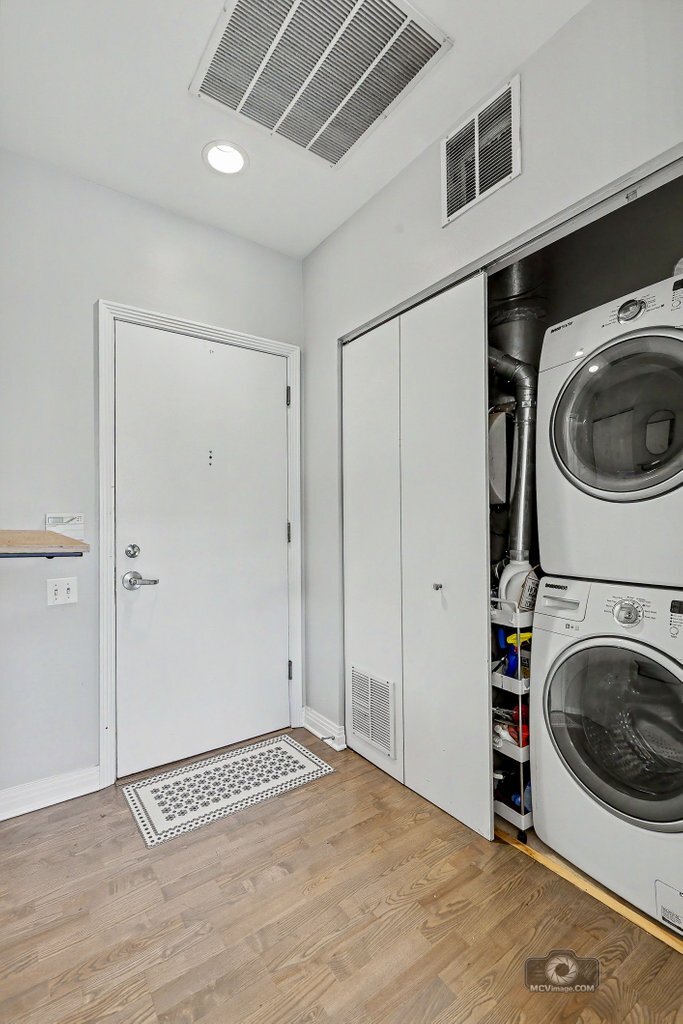 859 W Erie Street 303 Property Photo 14