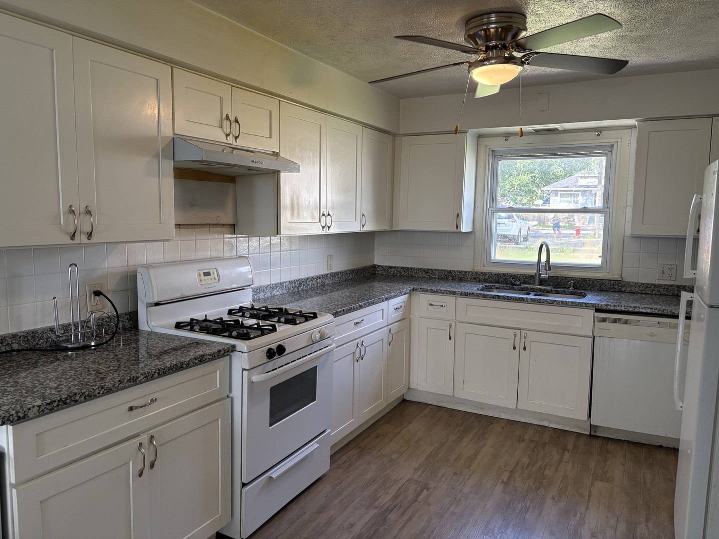 407 N Center Street Property Photo 8
