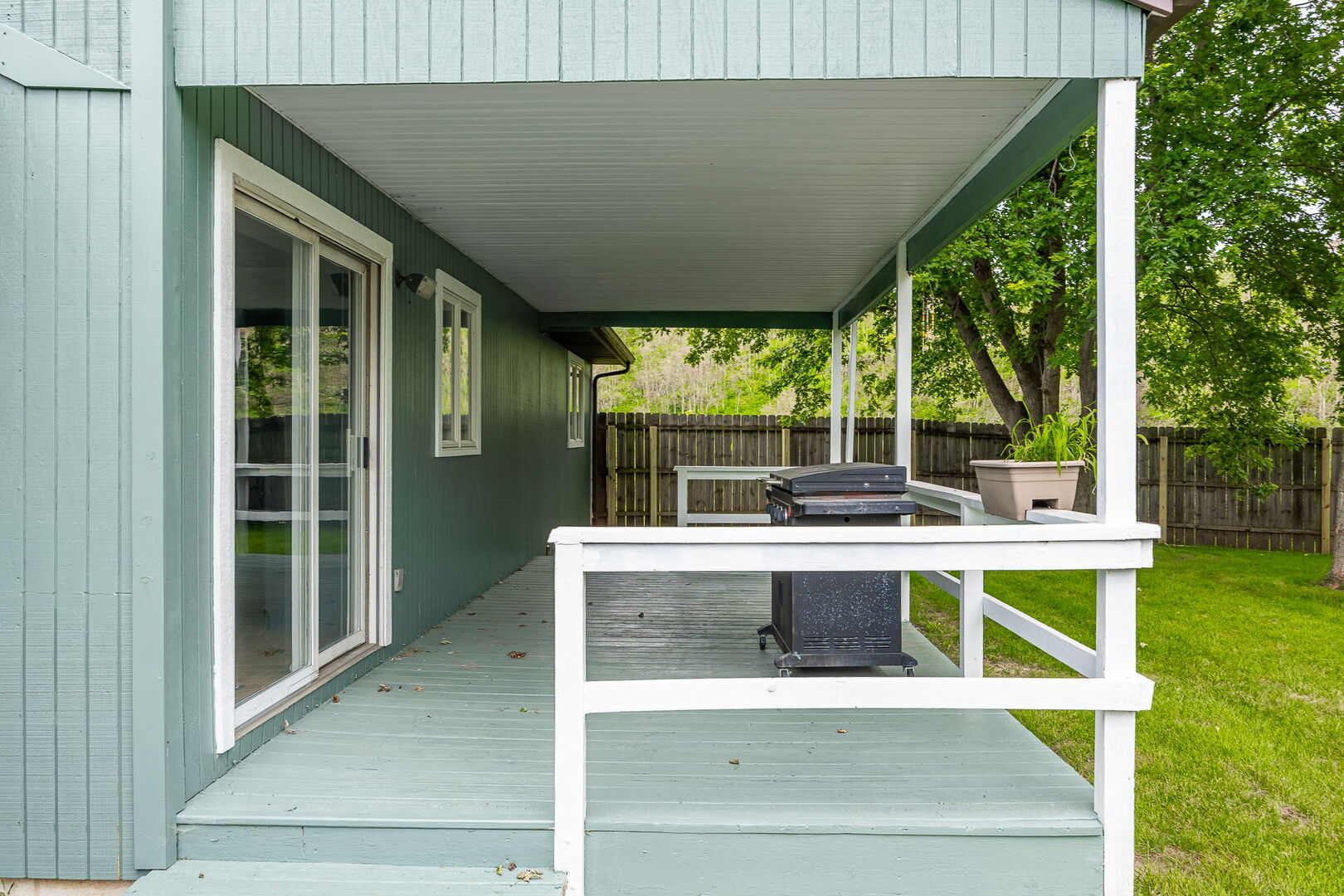 570 Meadows Road Property Photo 3