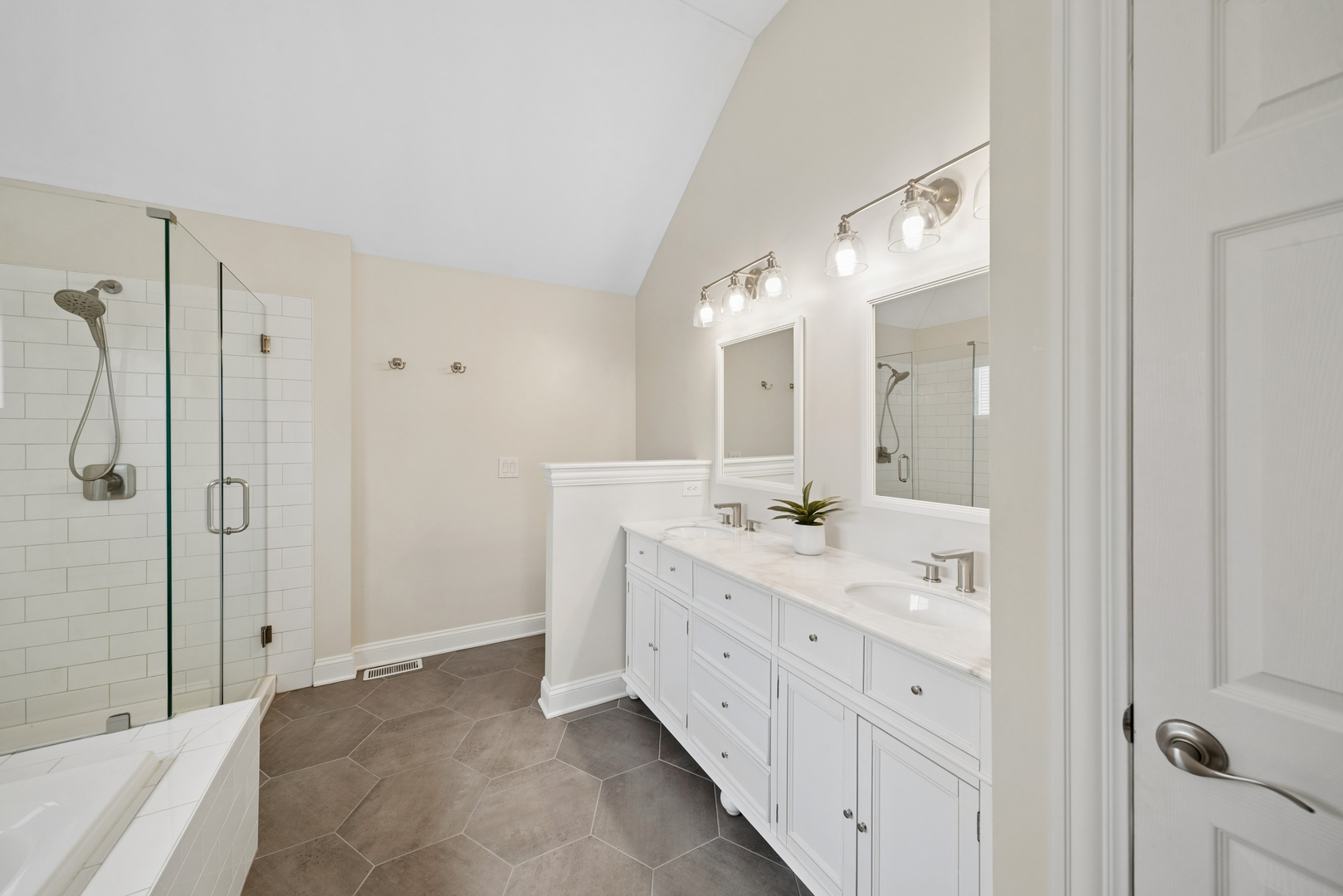 115 Pineridge Drive Property Photo 12
