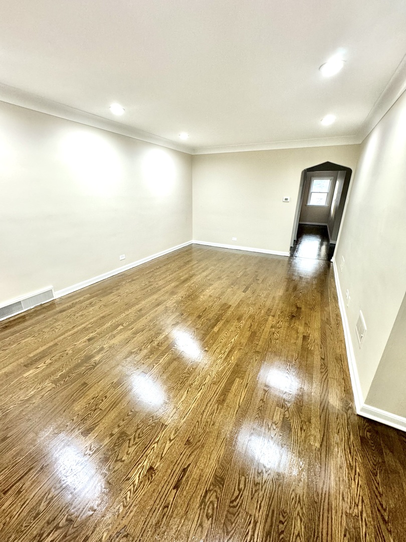 8434 S Luella Avenue Property Photo 2