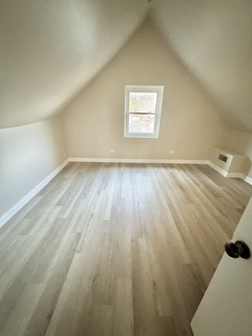 8434 S Luella Avenue Property Photo 11