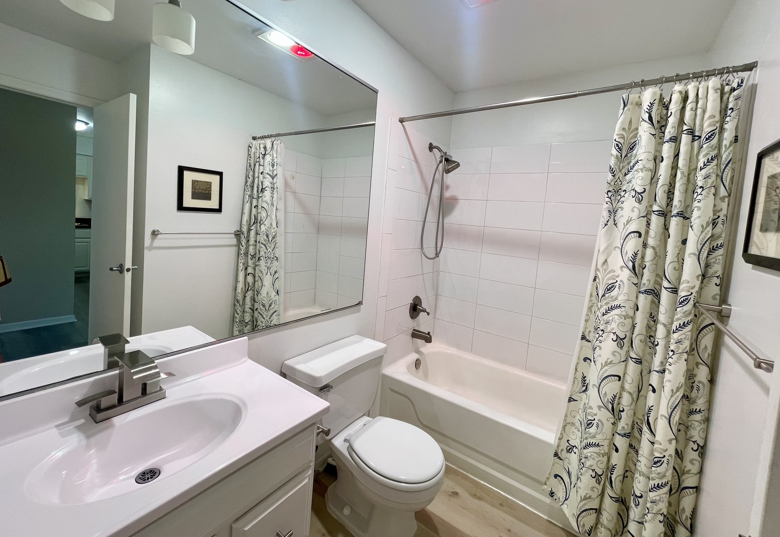 725 W Huntington Commons Road 416 Property Photo 10