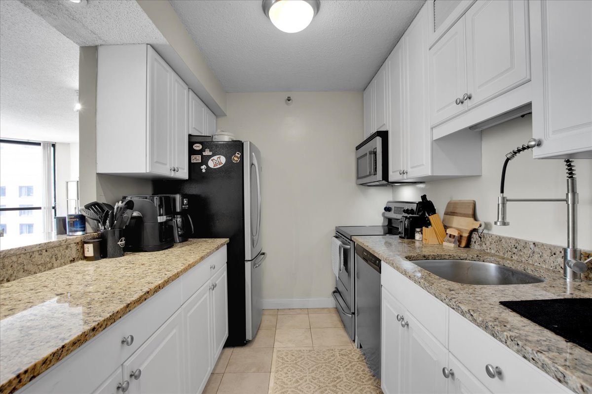 10 E Ontario Street 905 Property Photo 7