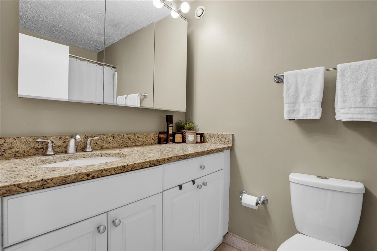 10 E Ontario Street 905 Property Photo 10