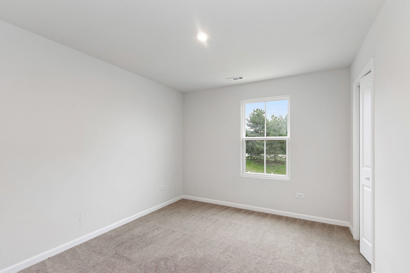 421 E Meadowdale Circle Property Photo 11