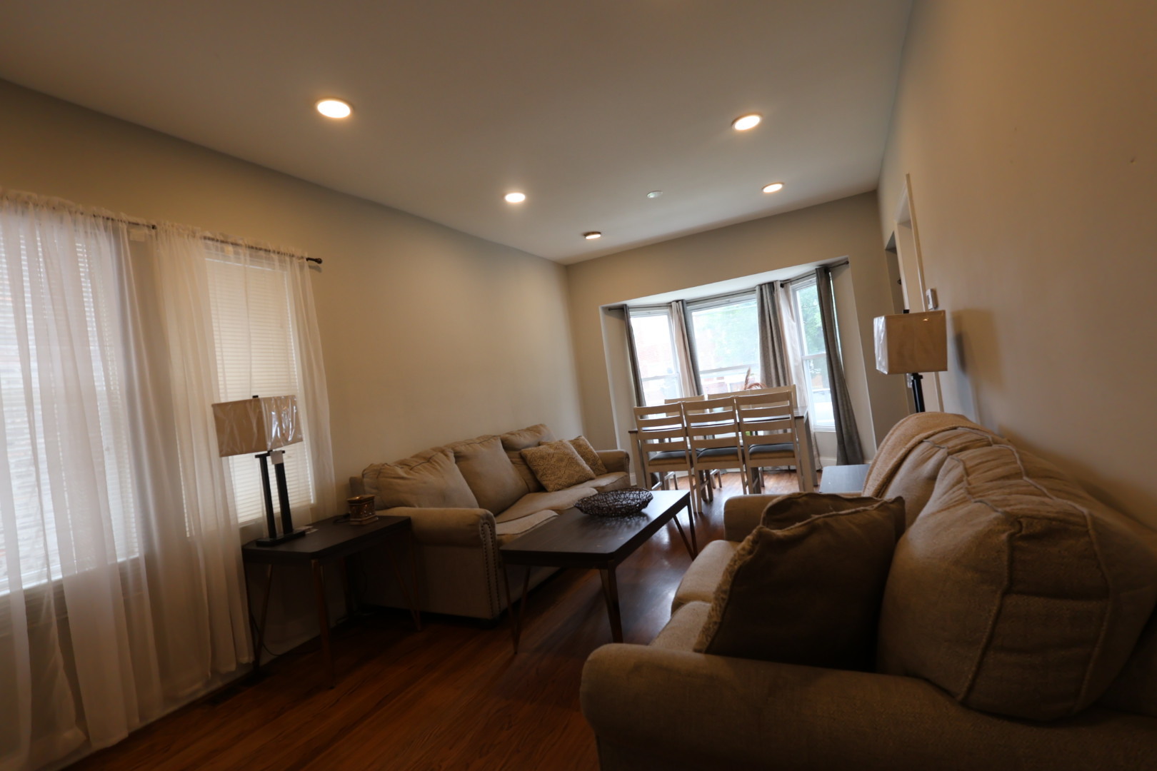 5409 S Sawyer Avenue Property Photo 4