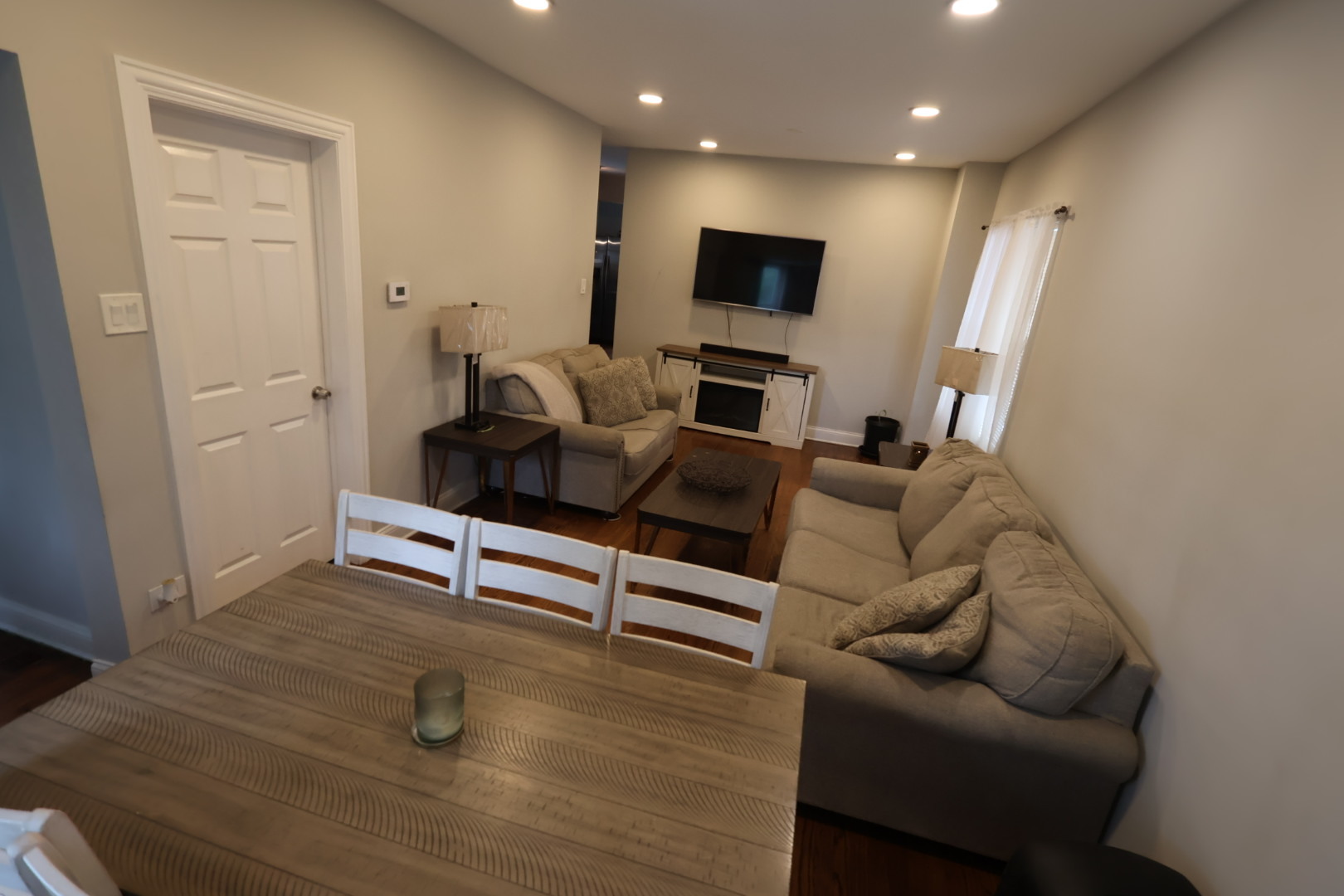 5409 S Sawyer Avenue Property Photo 5