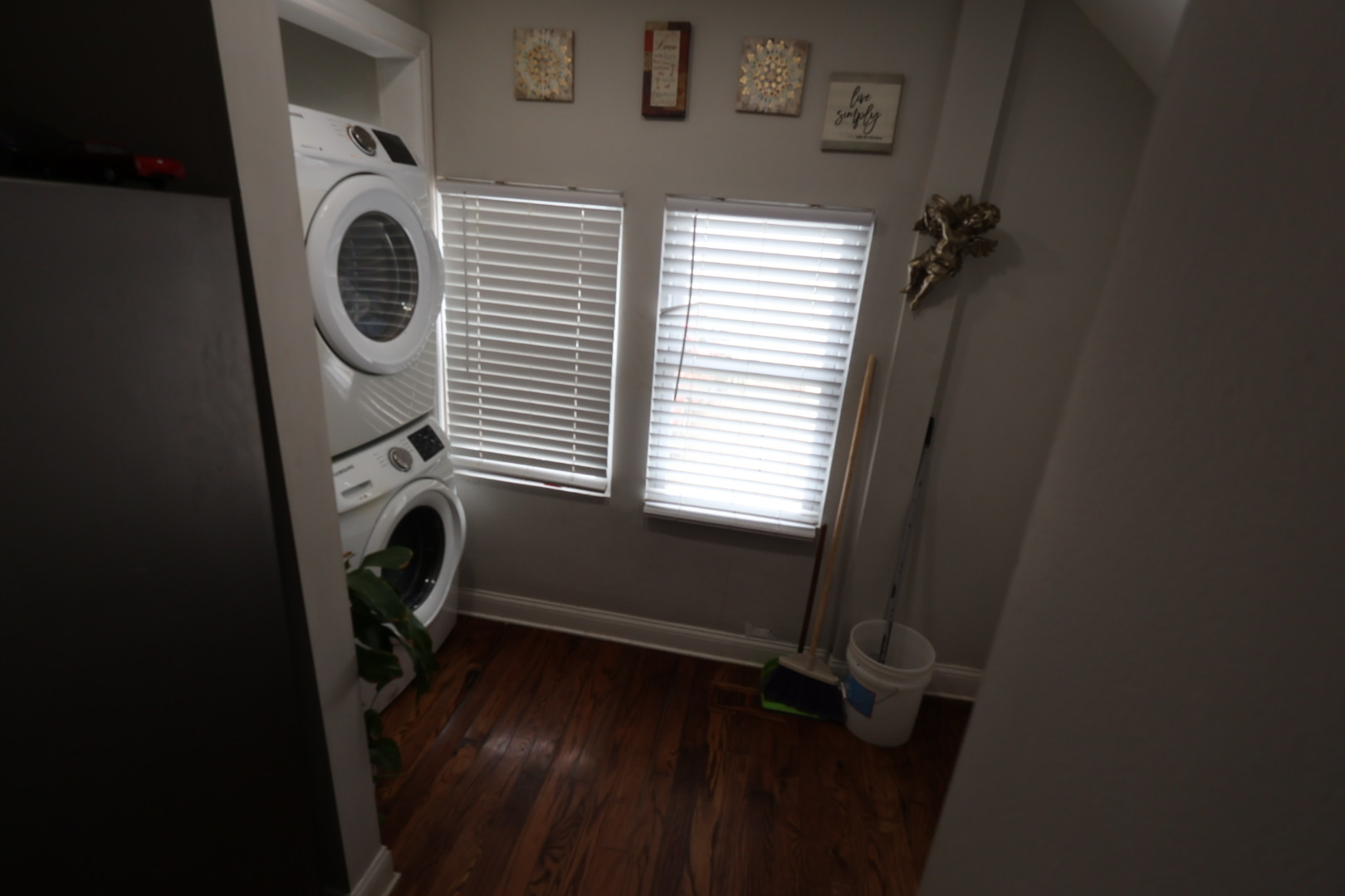 5409 S Sawyer Avenue Property Photo 9