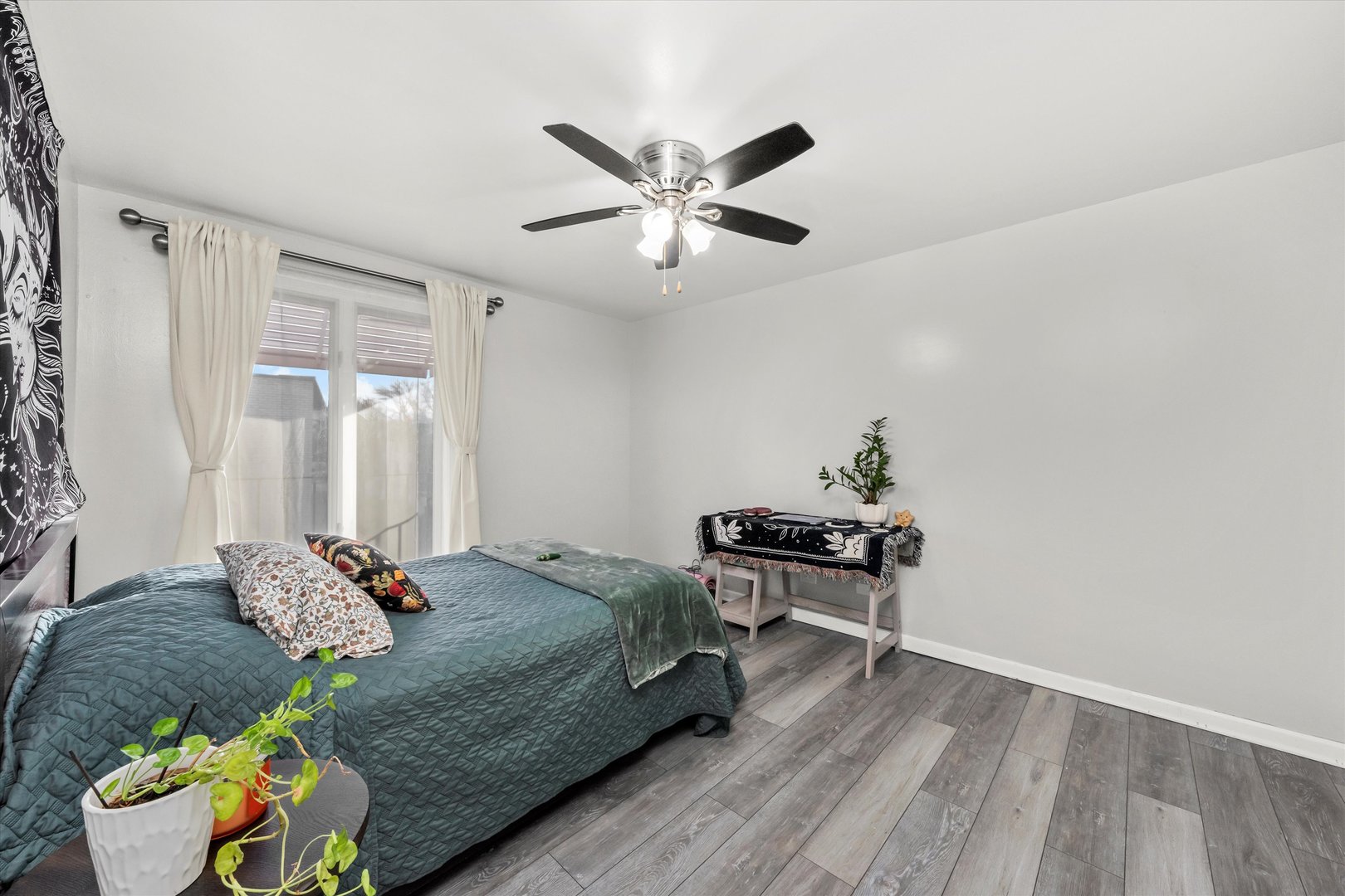 9812 S Karlov Avenue 4d Property Photo 3