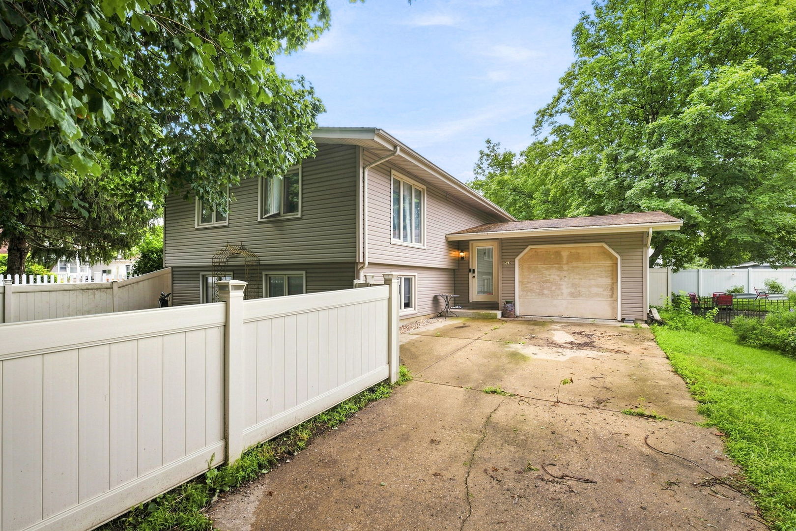 515 E High Street