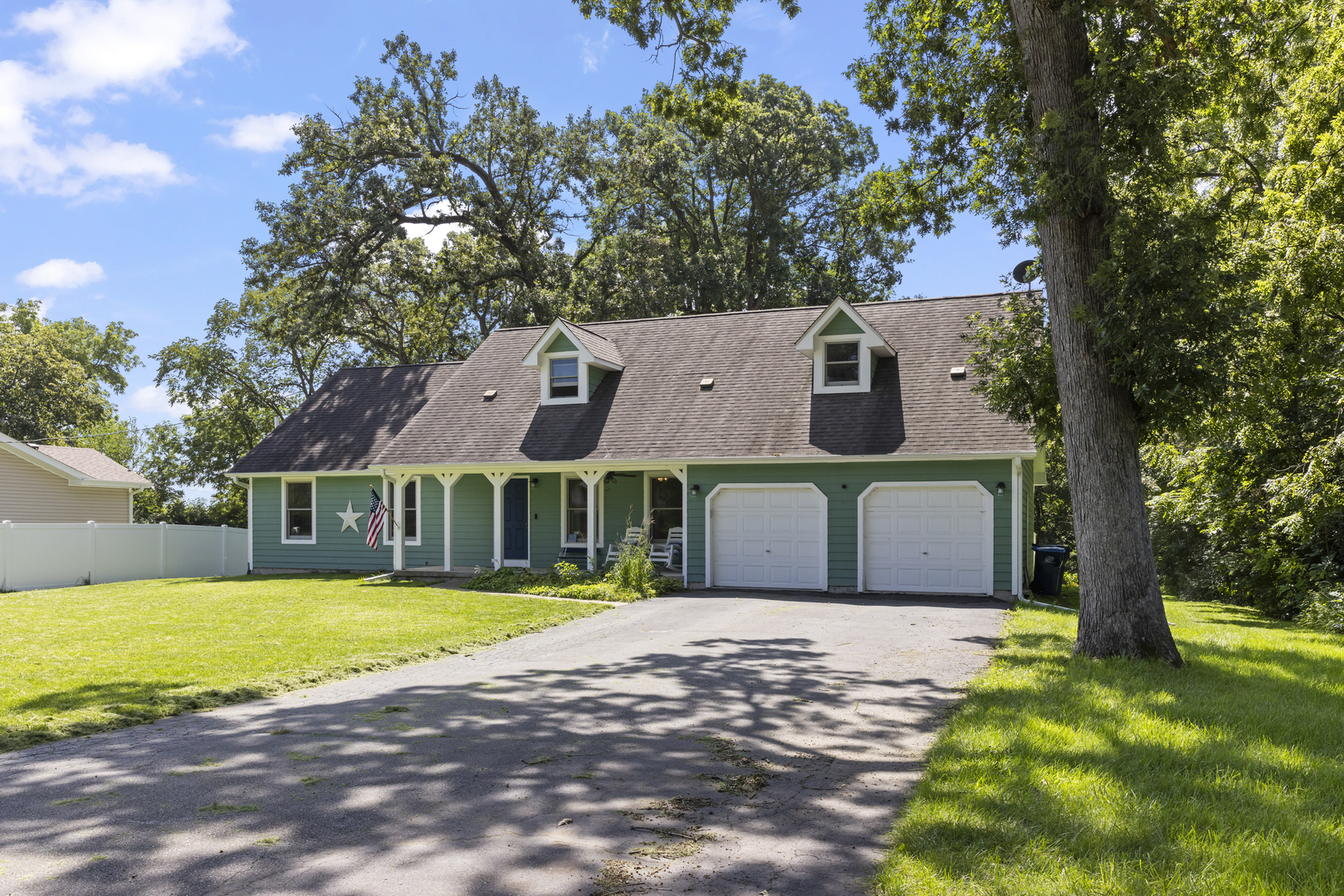 43W753 Oakleaf Drive