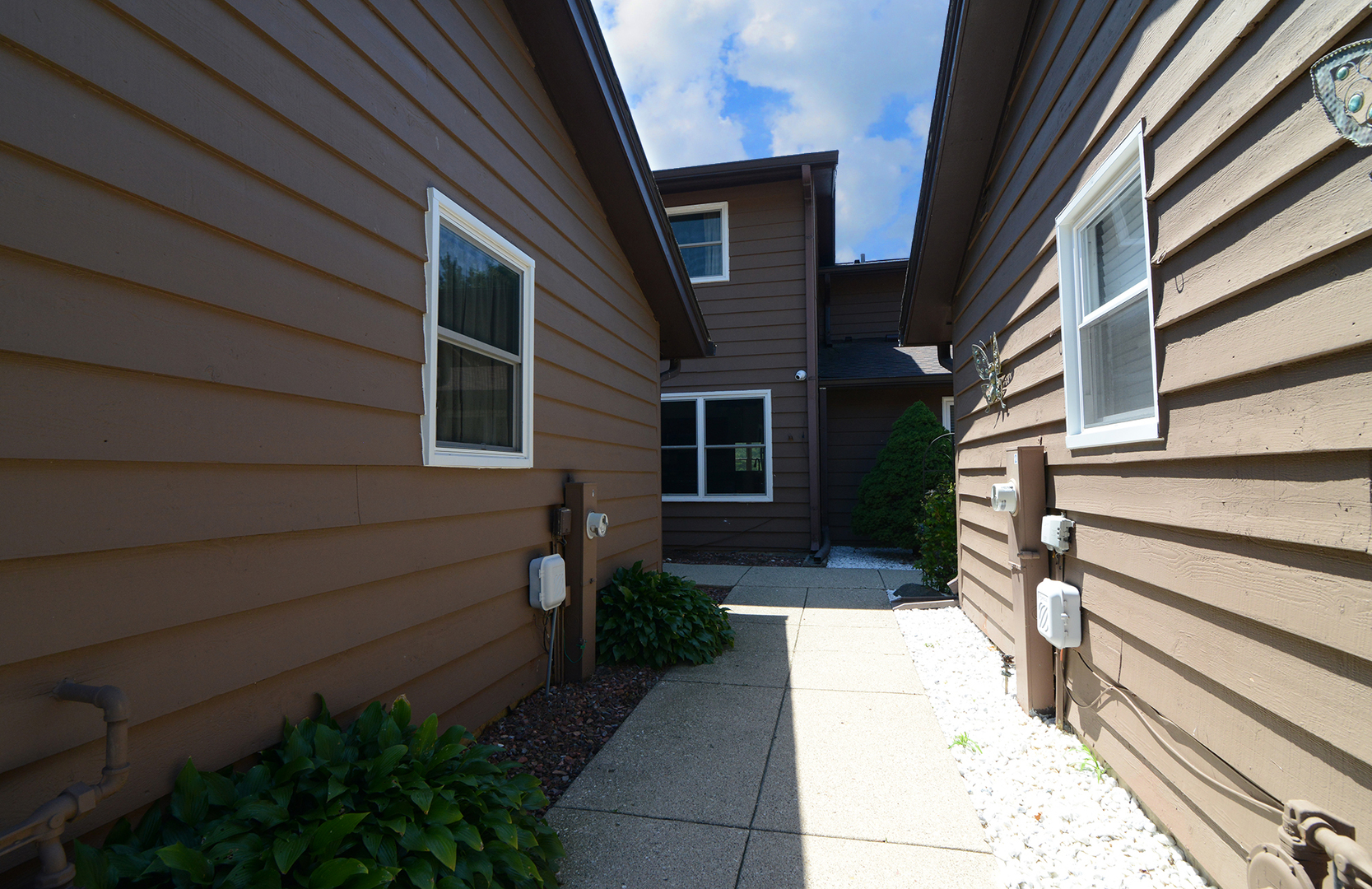 9925 Amanda Lane Property Photo 3