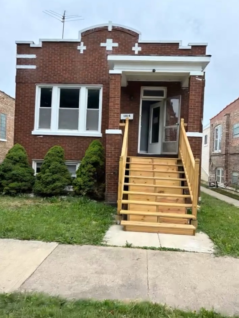 1314 S 61st Court Property Photo