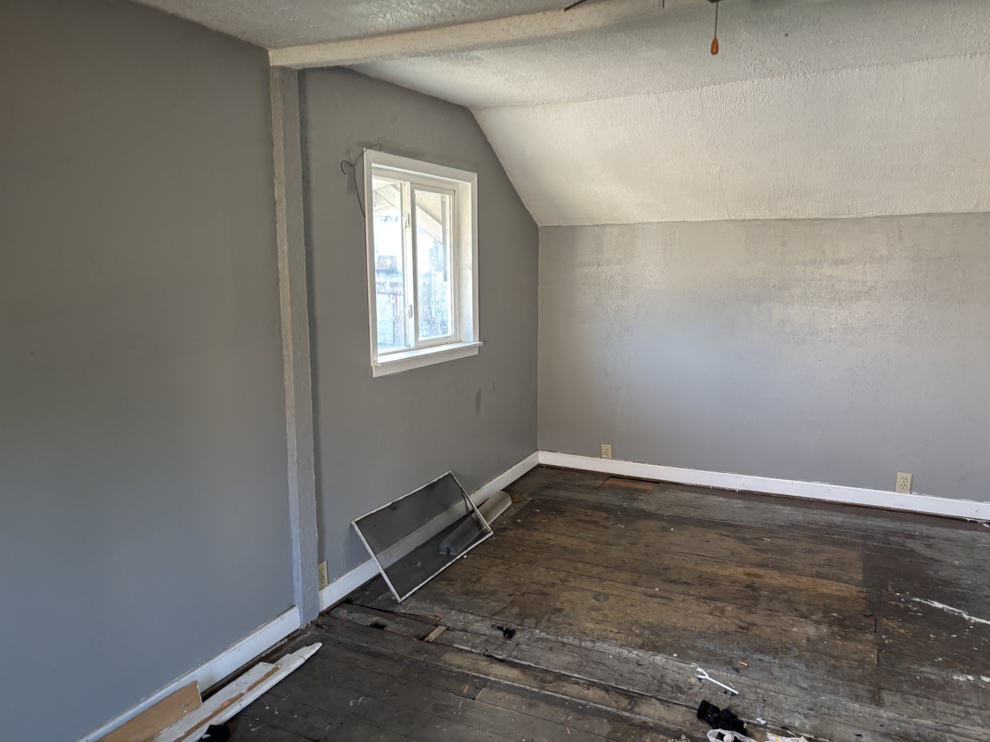 214 2nd Avenue Property Photo 13