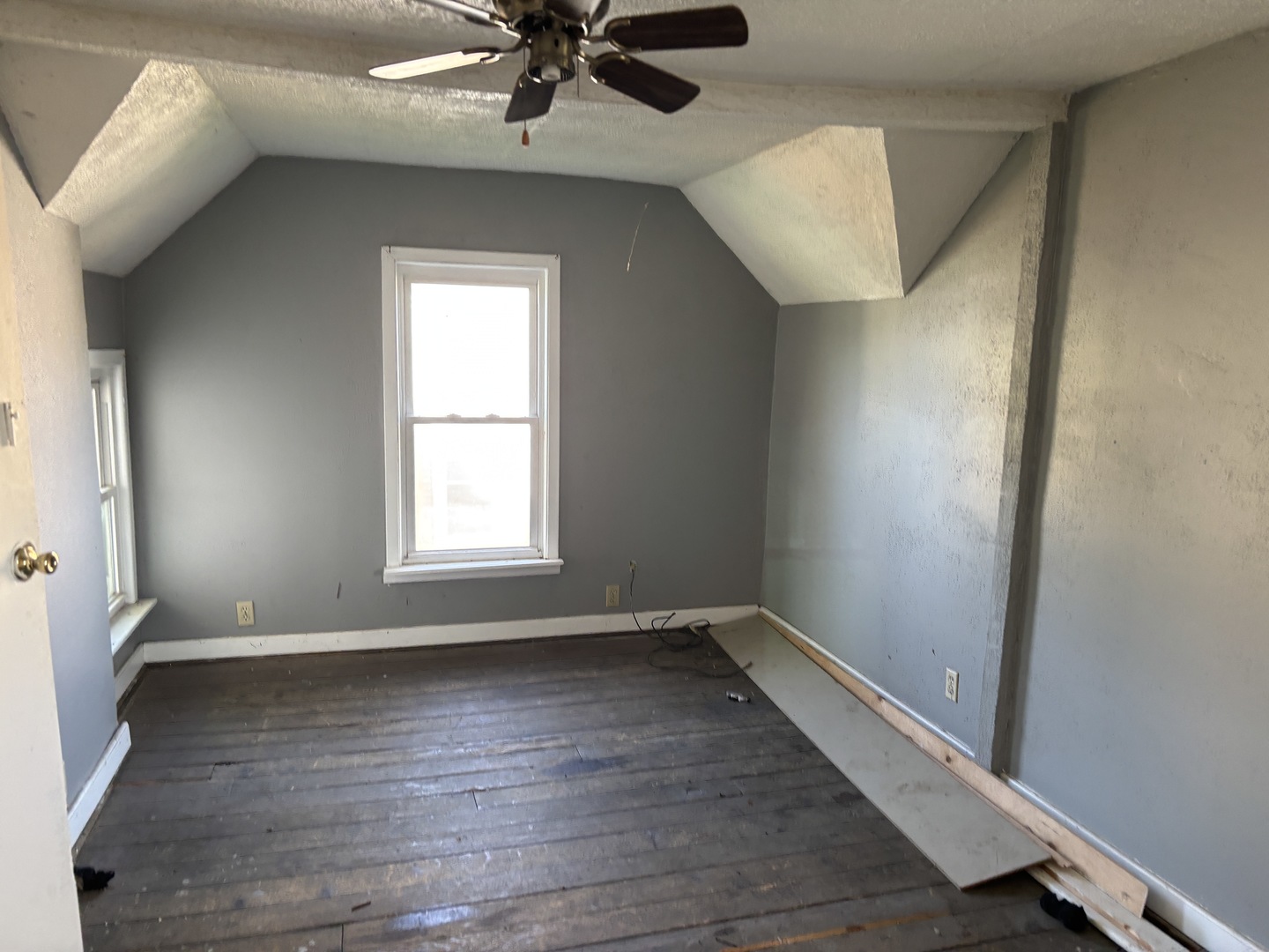 214 2nd Avenue Property Photo 15
