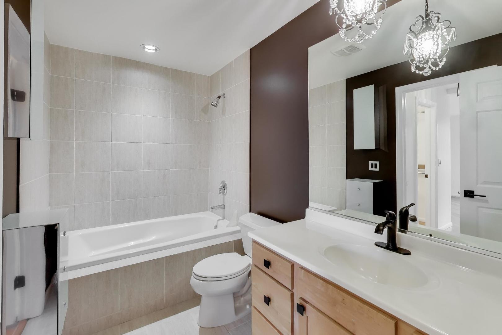 6951 N Western Avenue F Property Photo 22
