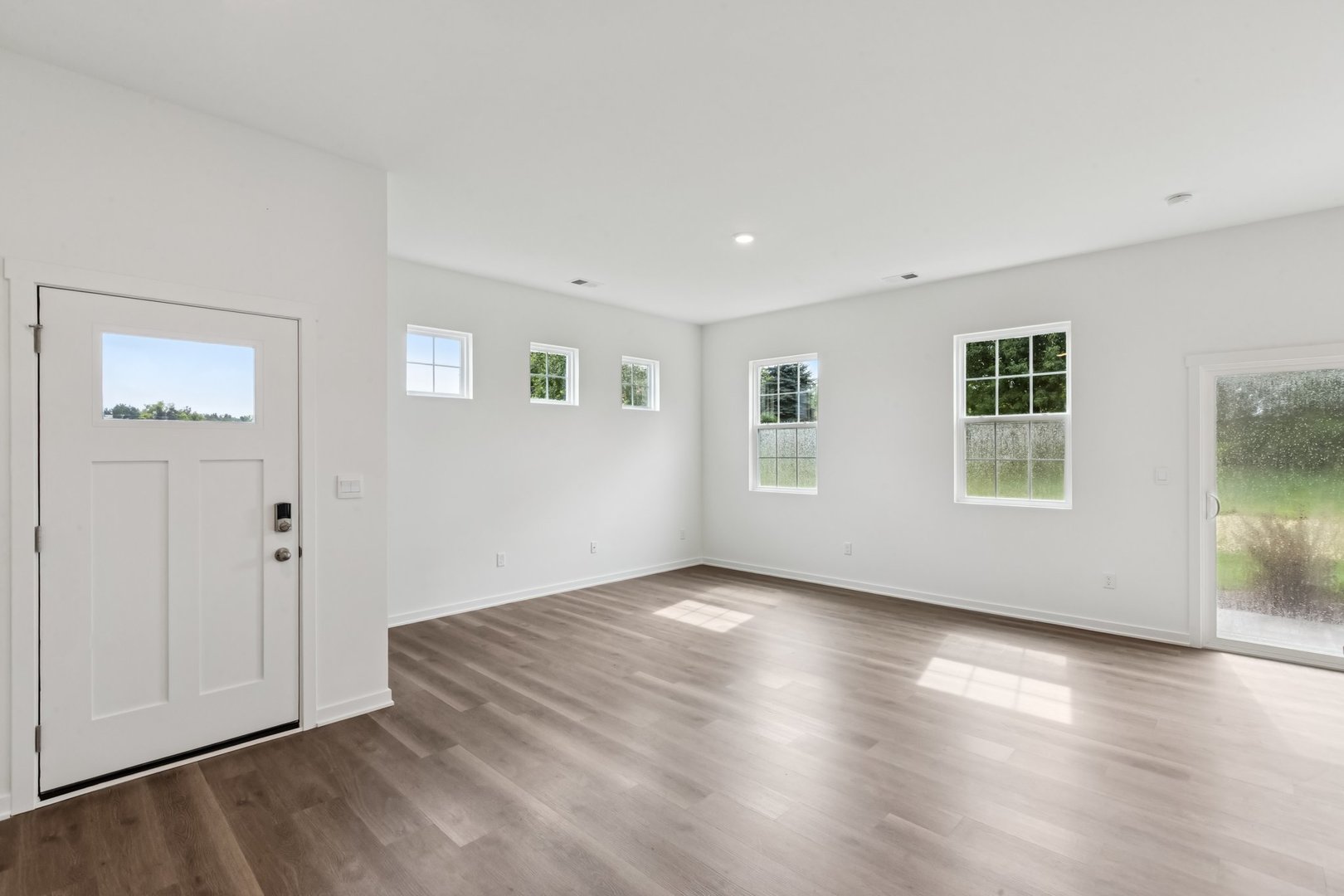 6453 Maple Glen Drive Property Photo 4