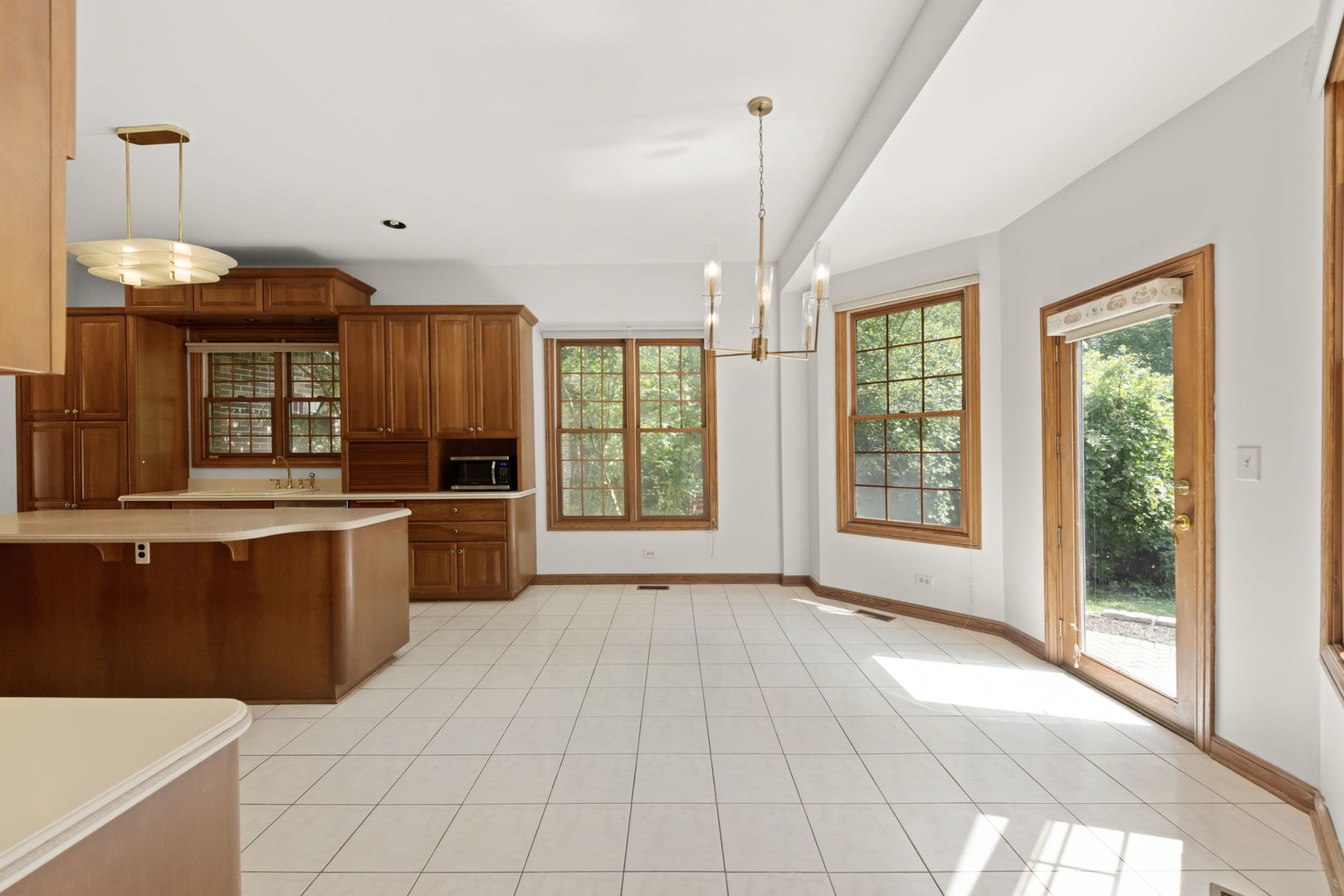 1524 Lloyd Court Property Photo 7