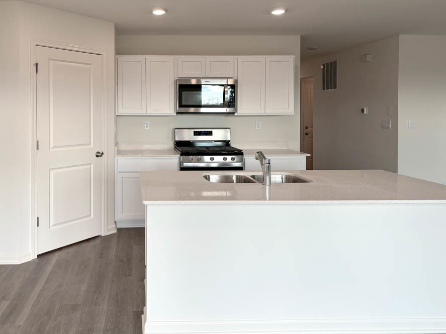2280 Redwood Trail Property Photo 4