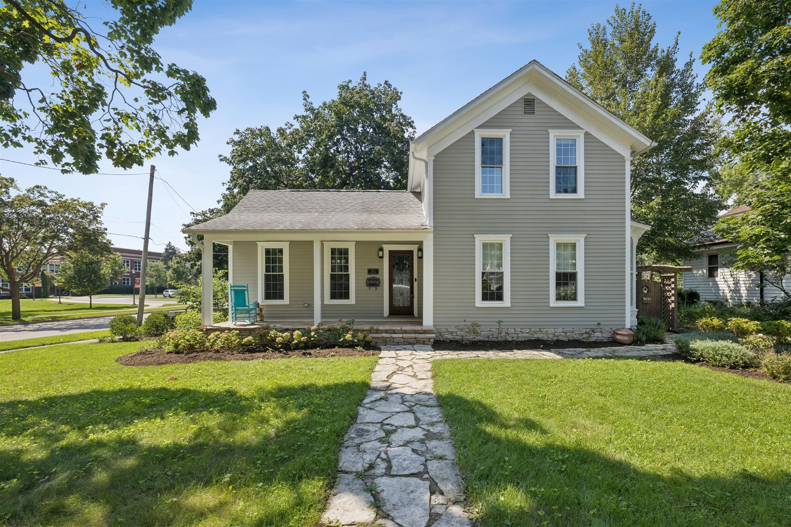 110 S Walkup Avenue Property Photo 1