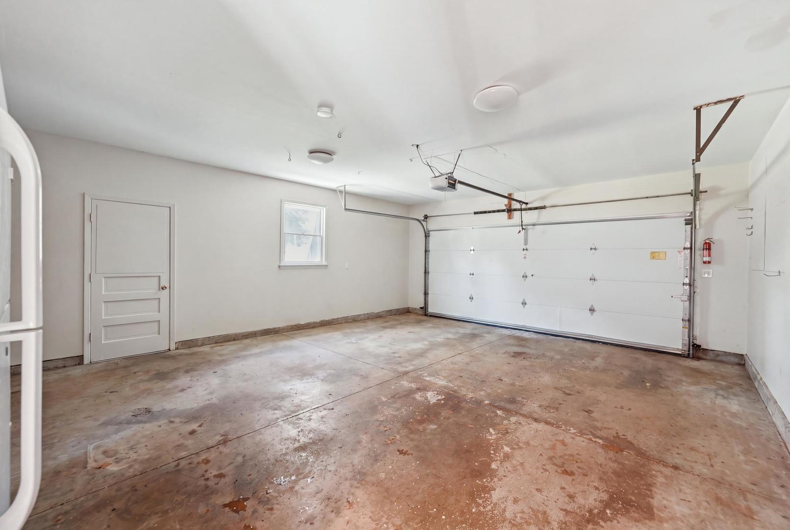 317 E Forest Lane Property Photo 43