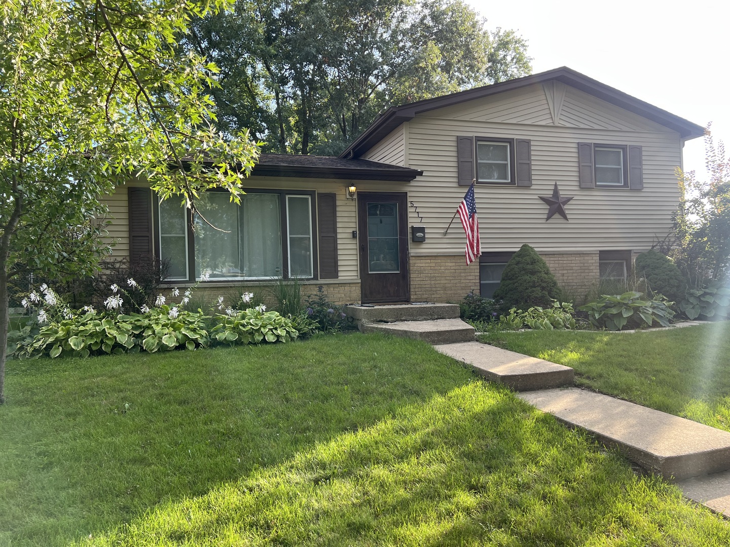 5717 Dover Road Property Photo 1