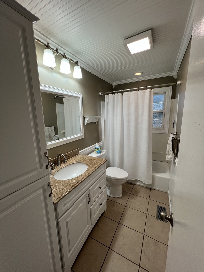 5717 Dover Road Property Photo 6