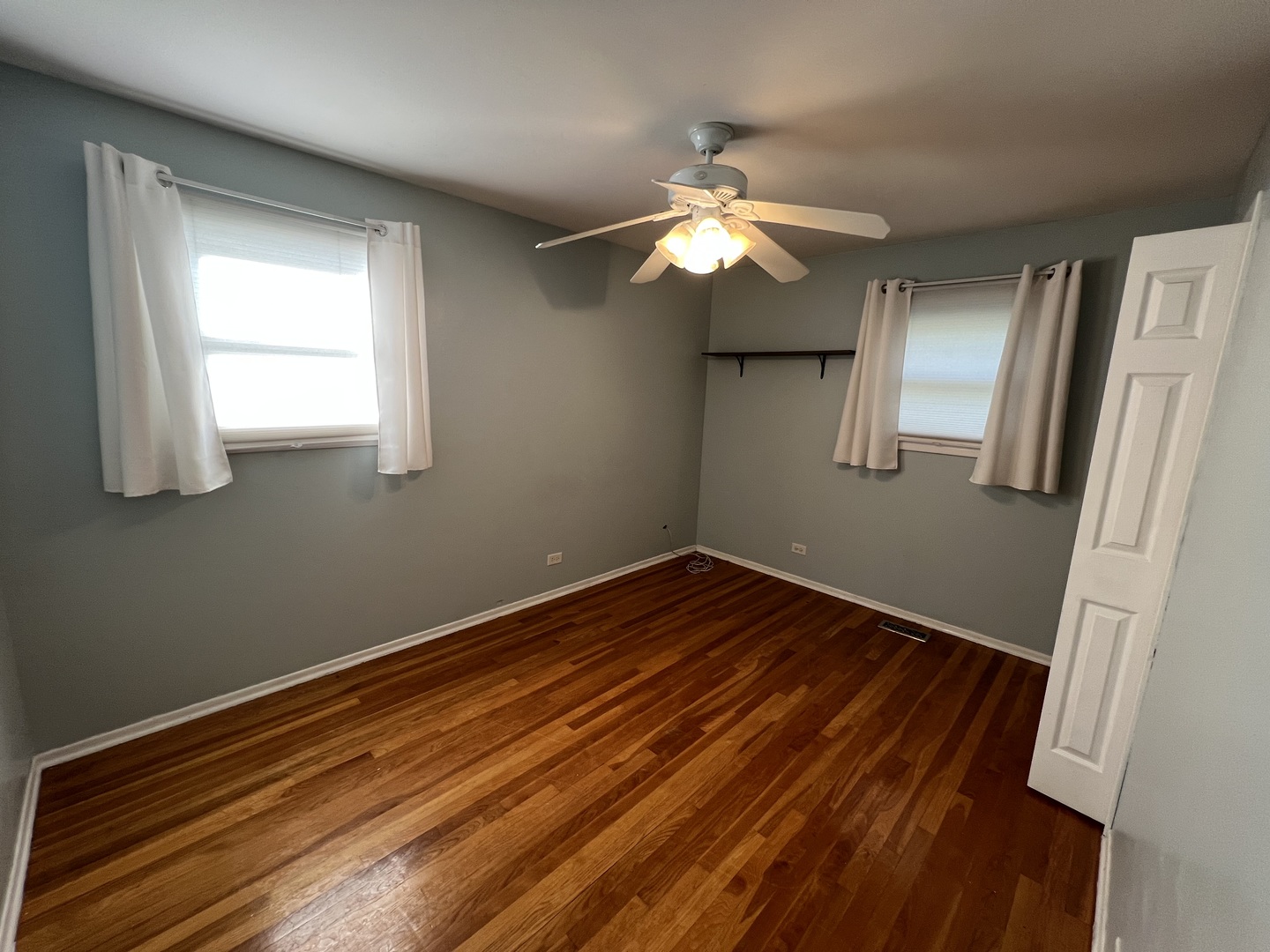 5717 Dover Road Property Photo 8