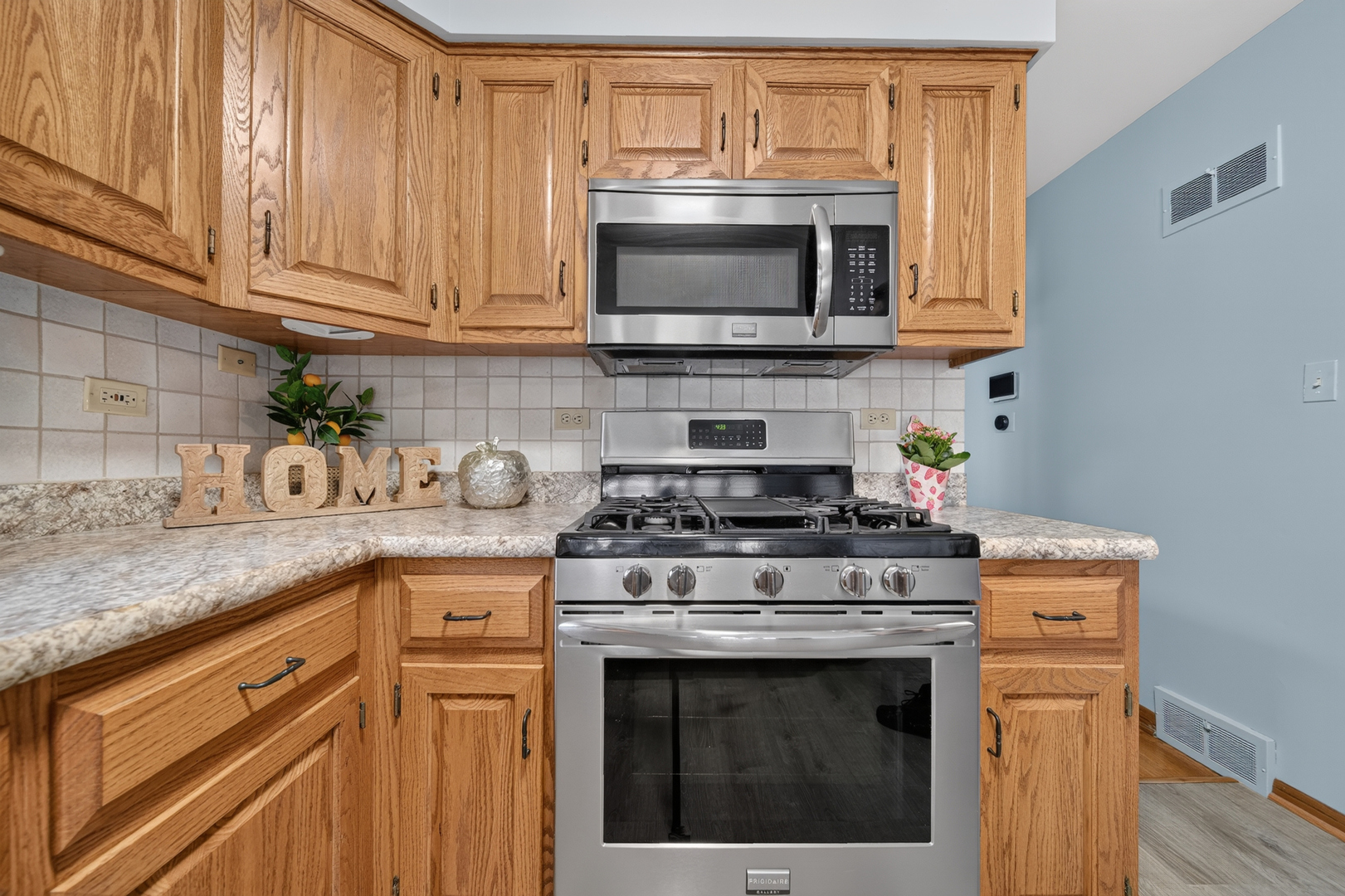 7936 W 101 Place Property Photo 6