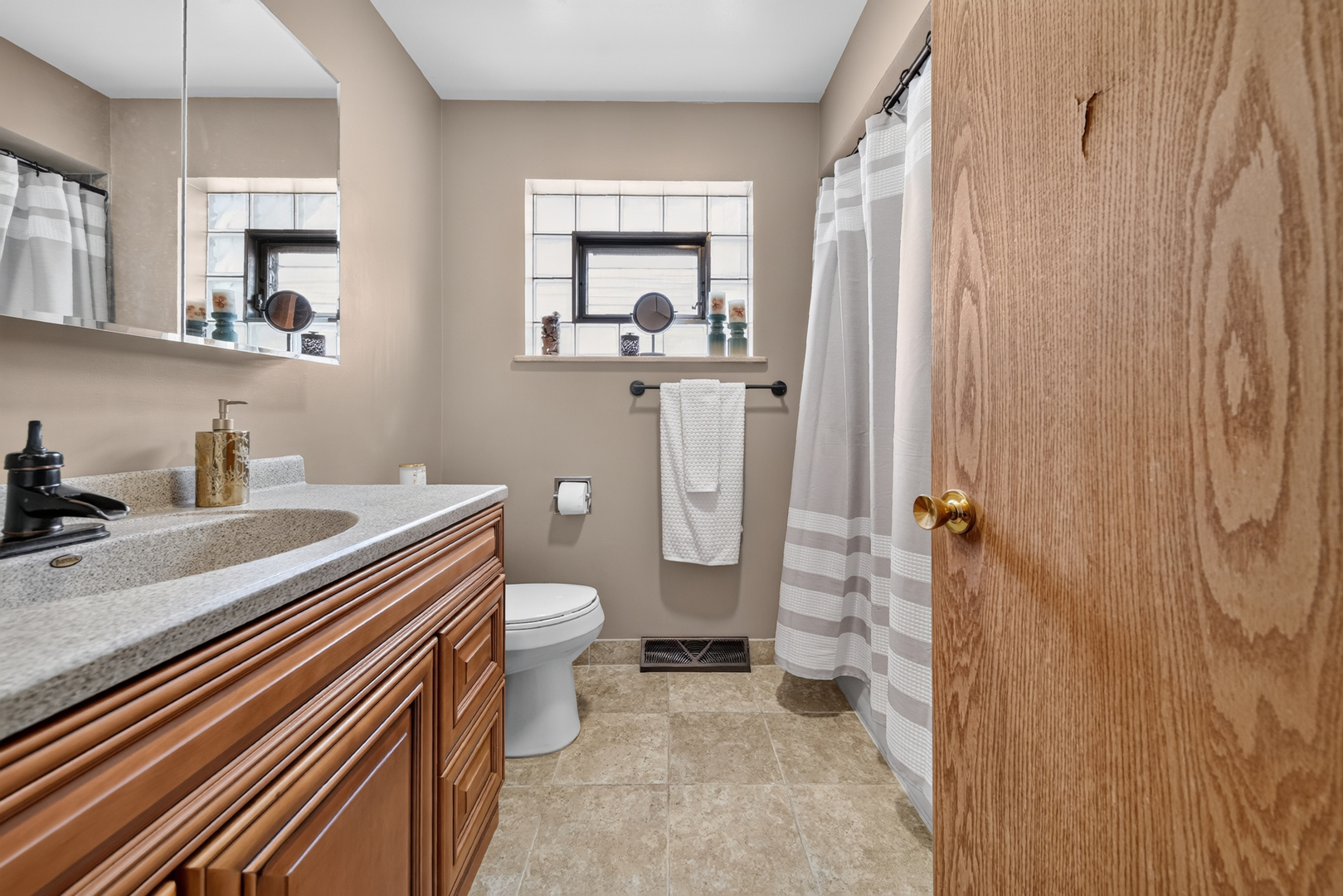 7936 W 101 Place Property Photo 15