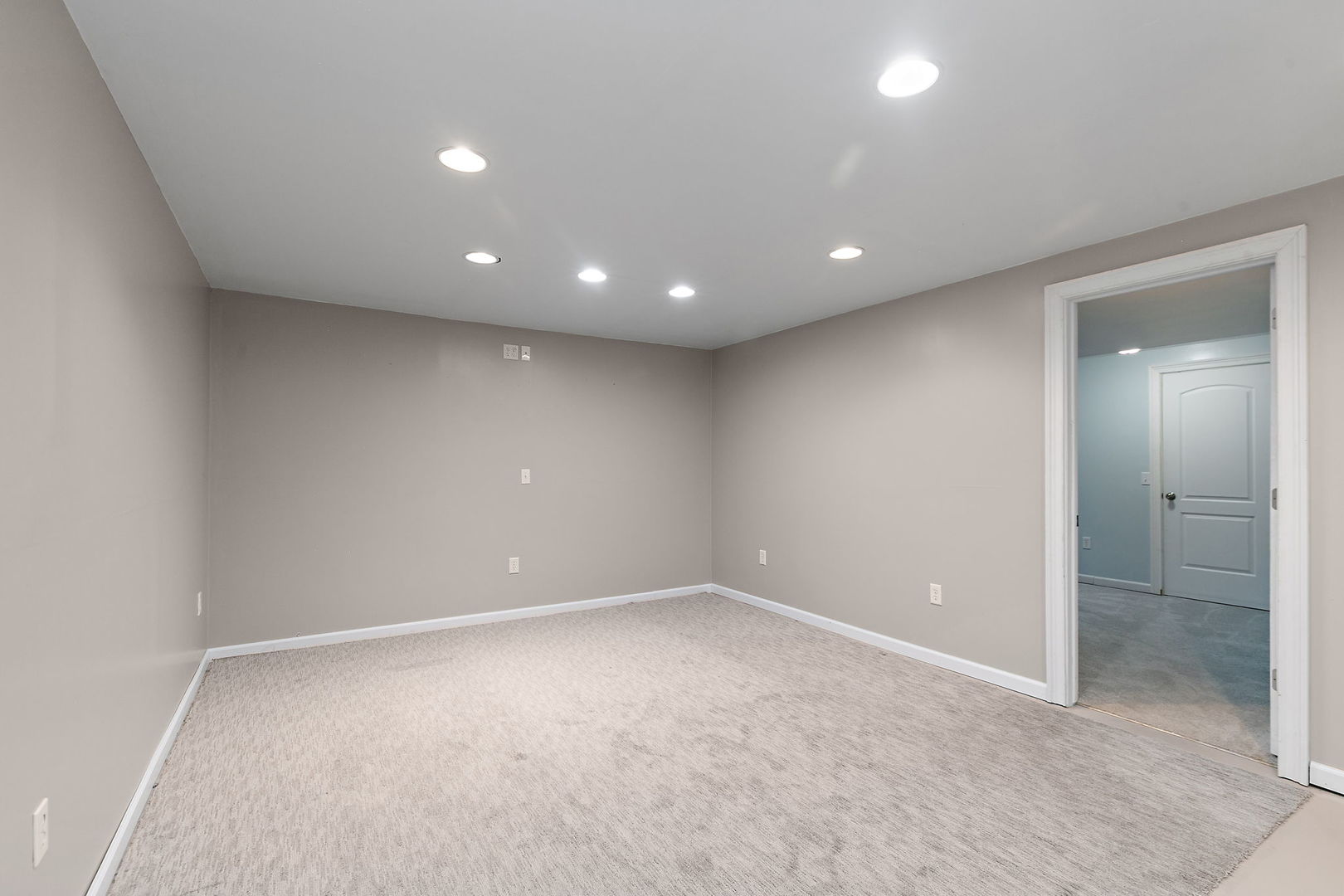 3853 South Pointe Drive B Property Photo 24