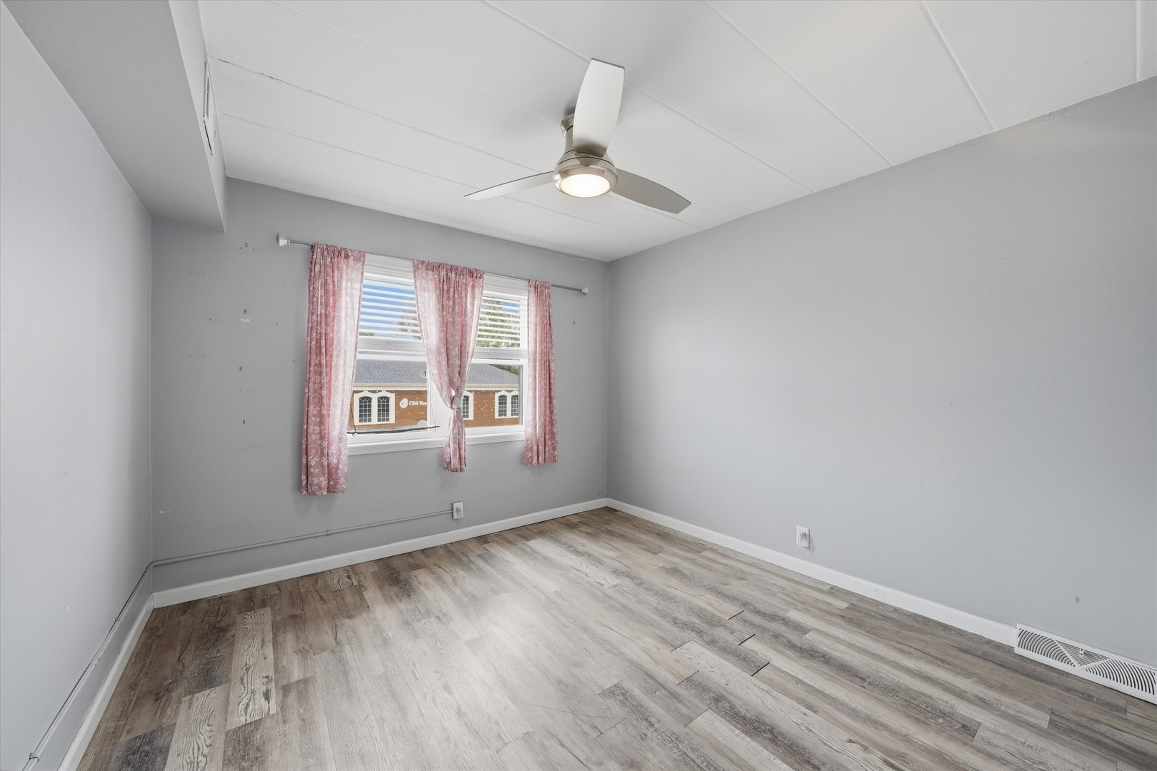 3837 W 95th Street Property Photo 18