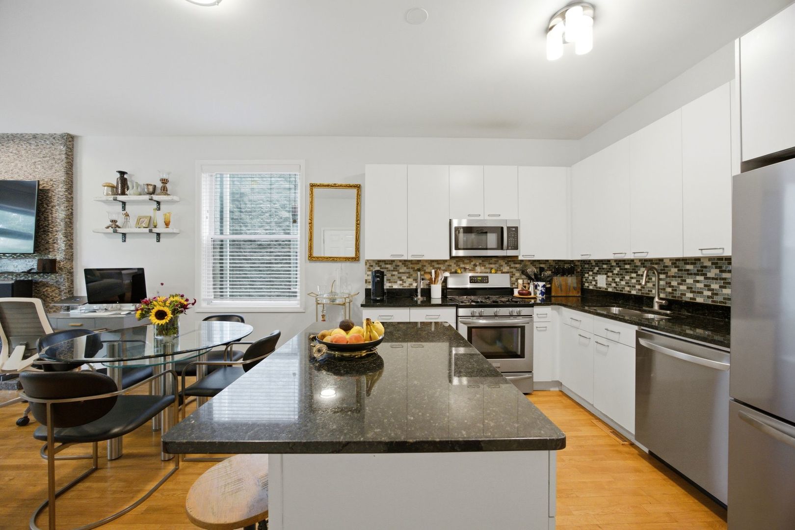 2127 W Rice Street 2e Property Photo 8