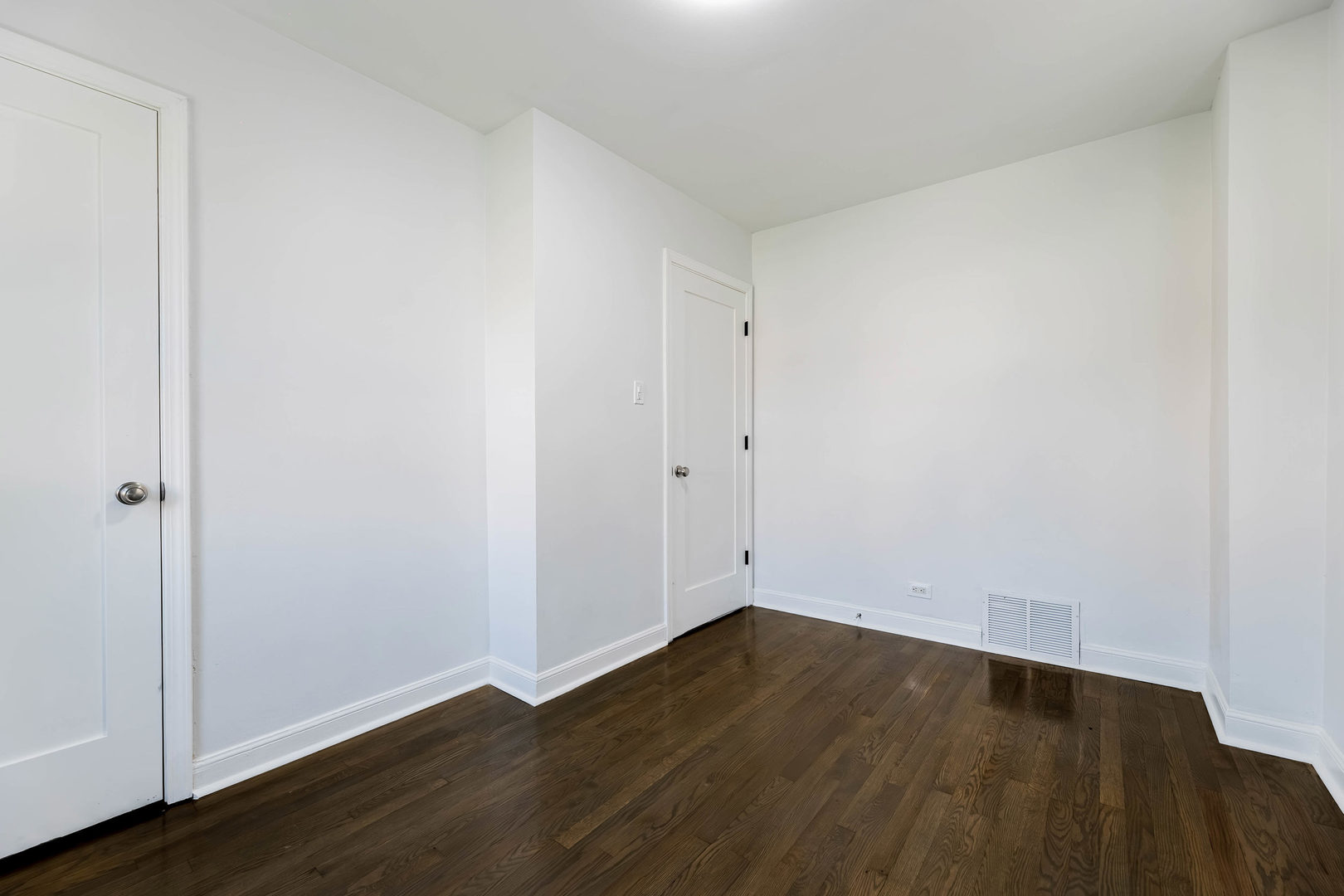 5636 S Kolmar Avenue Property Photo 10