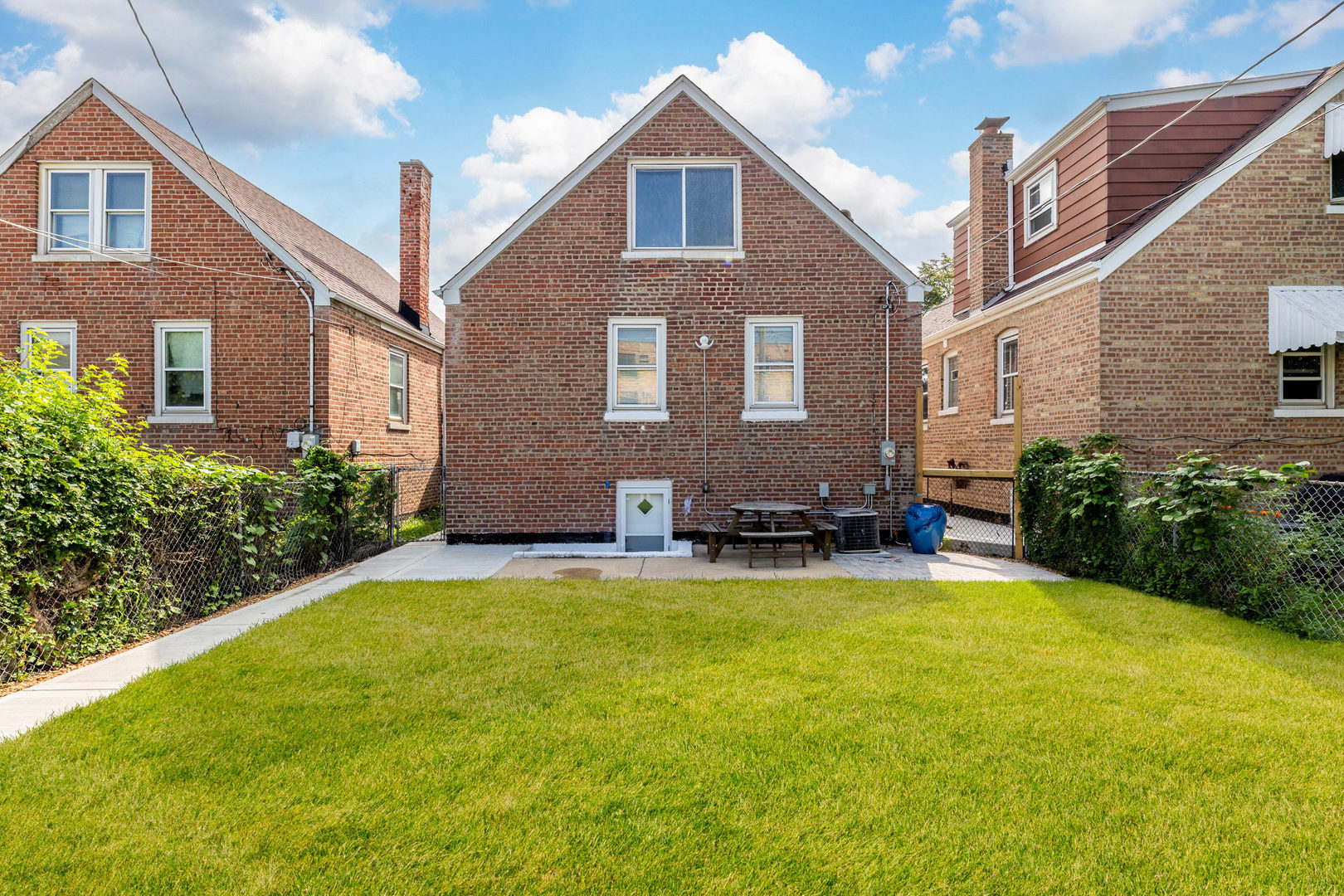 5636 S Kolmar Avenue Property Photo 24