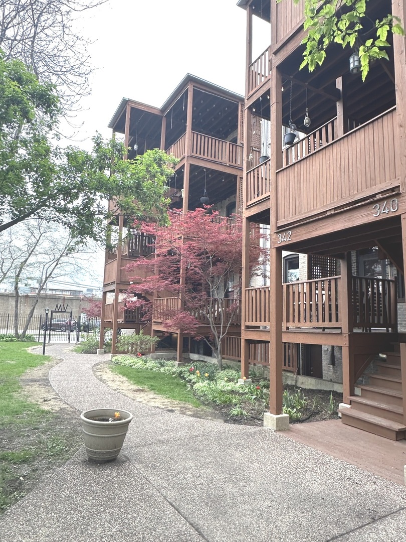 346 N Austin Boulevard G Property Photo 5