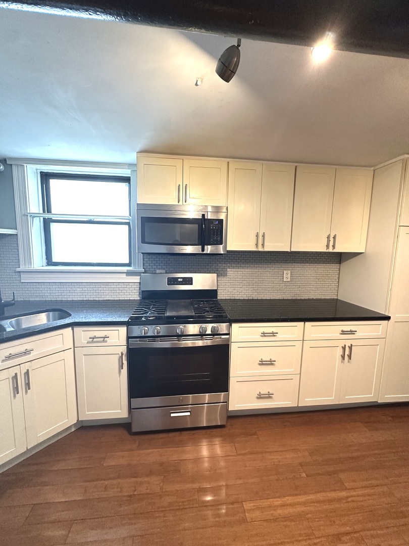 346 N Austin Boulevard G Property Photo 20