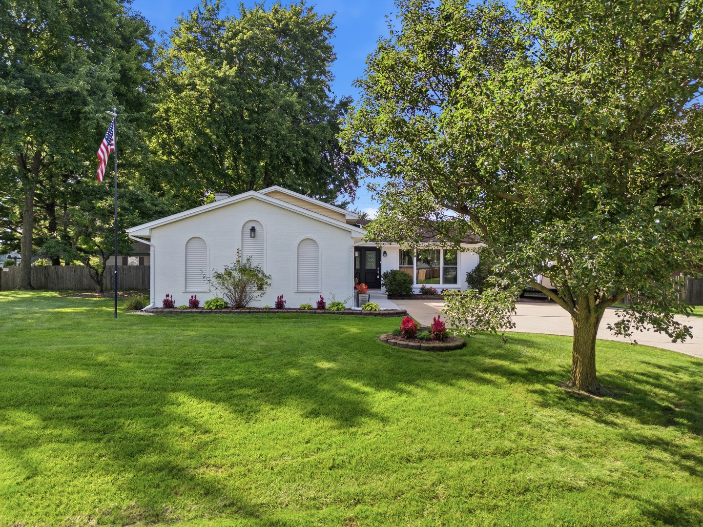 15162 S Thomas Court Property Photo 4