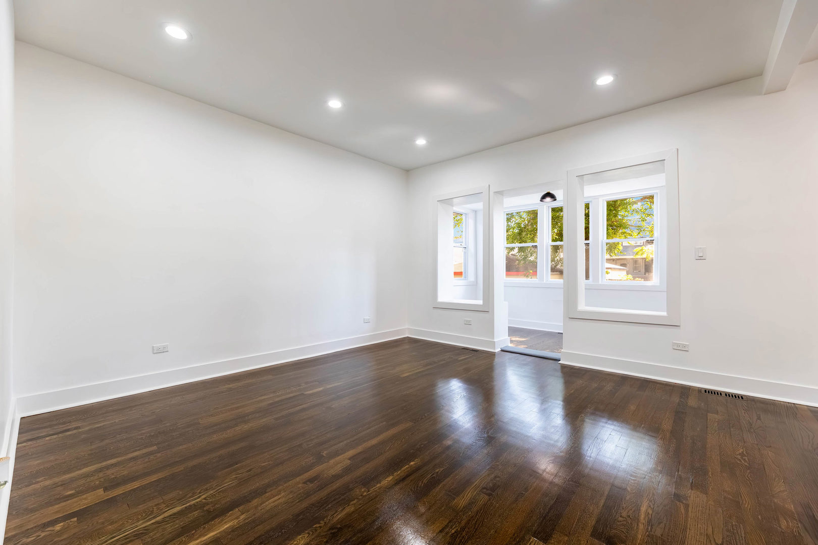 8025 S Euclid Avenue Property Photo 11