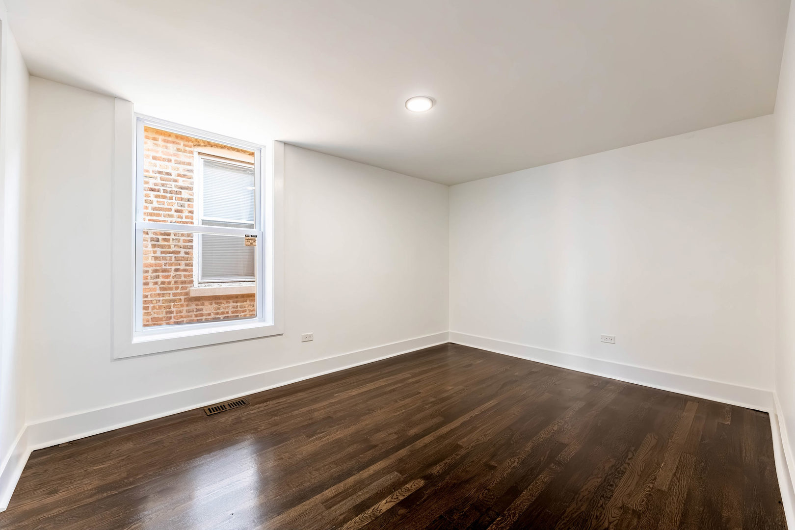 8025 S Euclid Avenue Property Photo 16