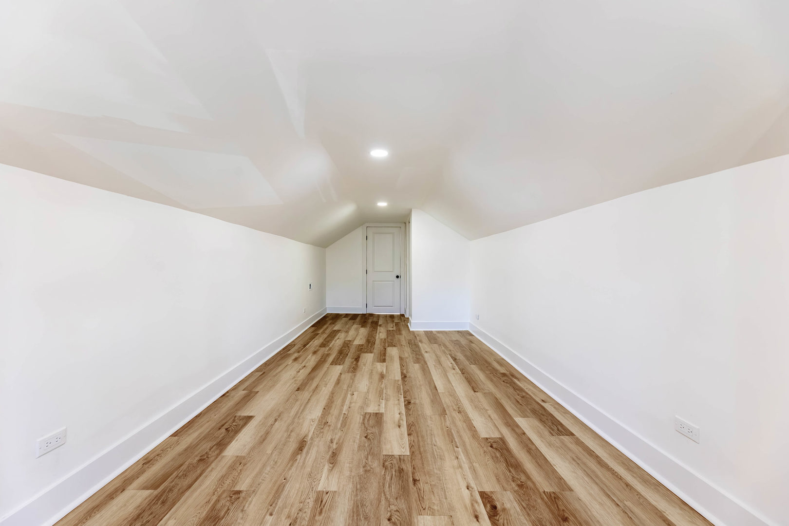 8025 S Euclid Avenue Property Photo 21