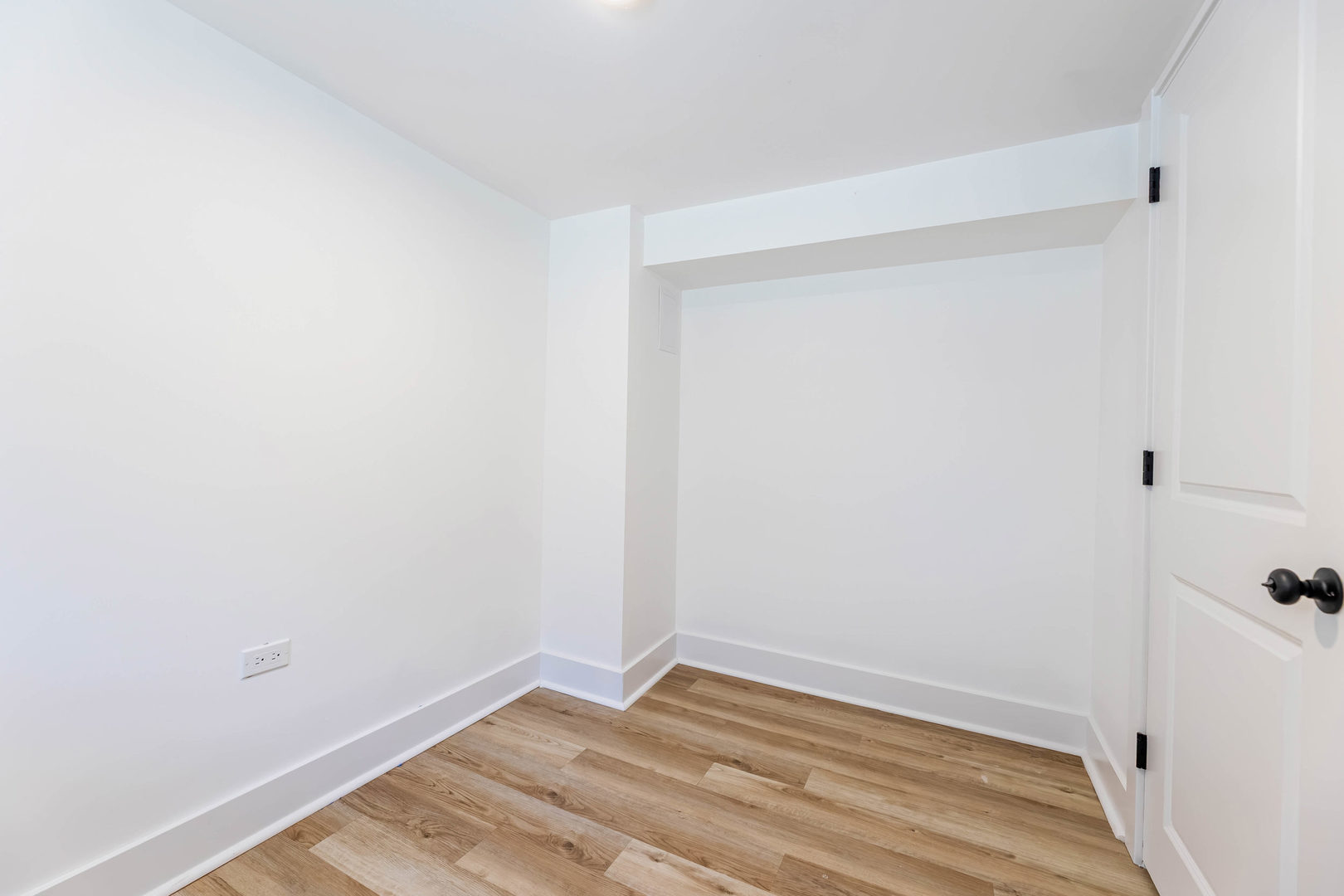 8025 S Euclid Avenue Property Photo 22
