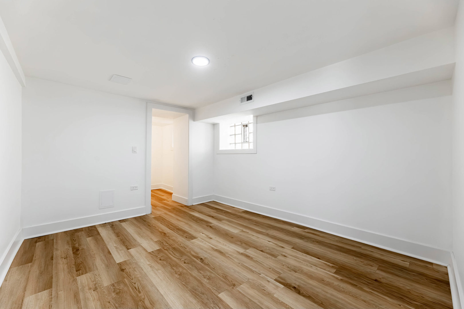 8025 S Euclid Avenue Property Photo 27